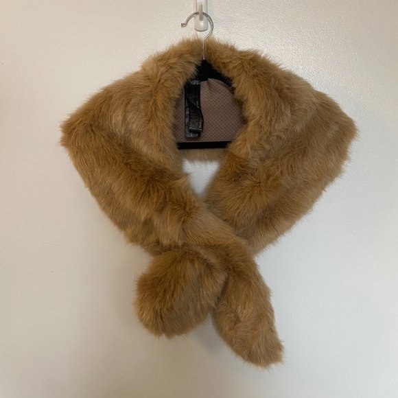 NWOT Faux Fur Collar Scarf - Picture 3 of 4